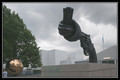 Nations Unies(sculpture contre la guerre)
